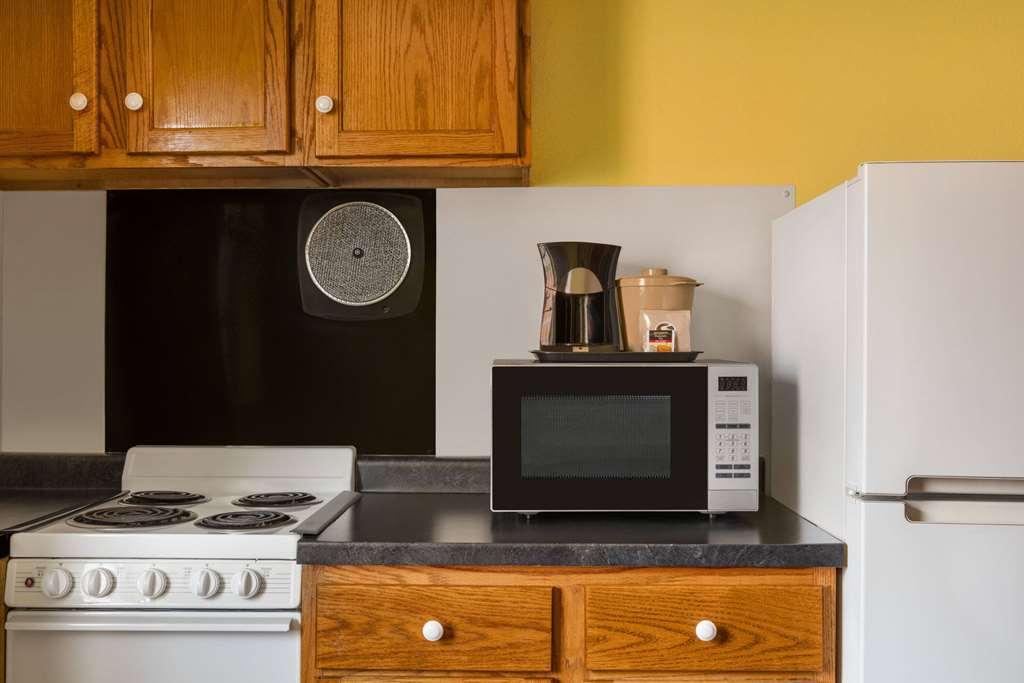 Baymont By Wyndham Cedar Rapids
