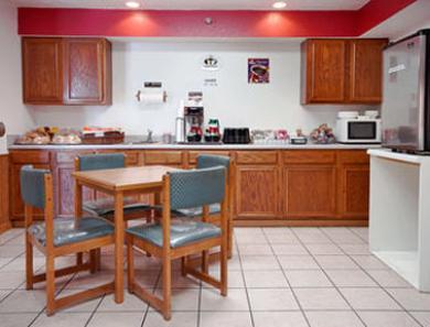 Baymont By Wyndham Cedar Rapids