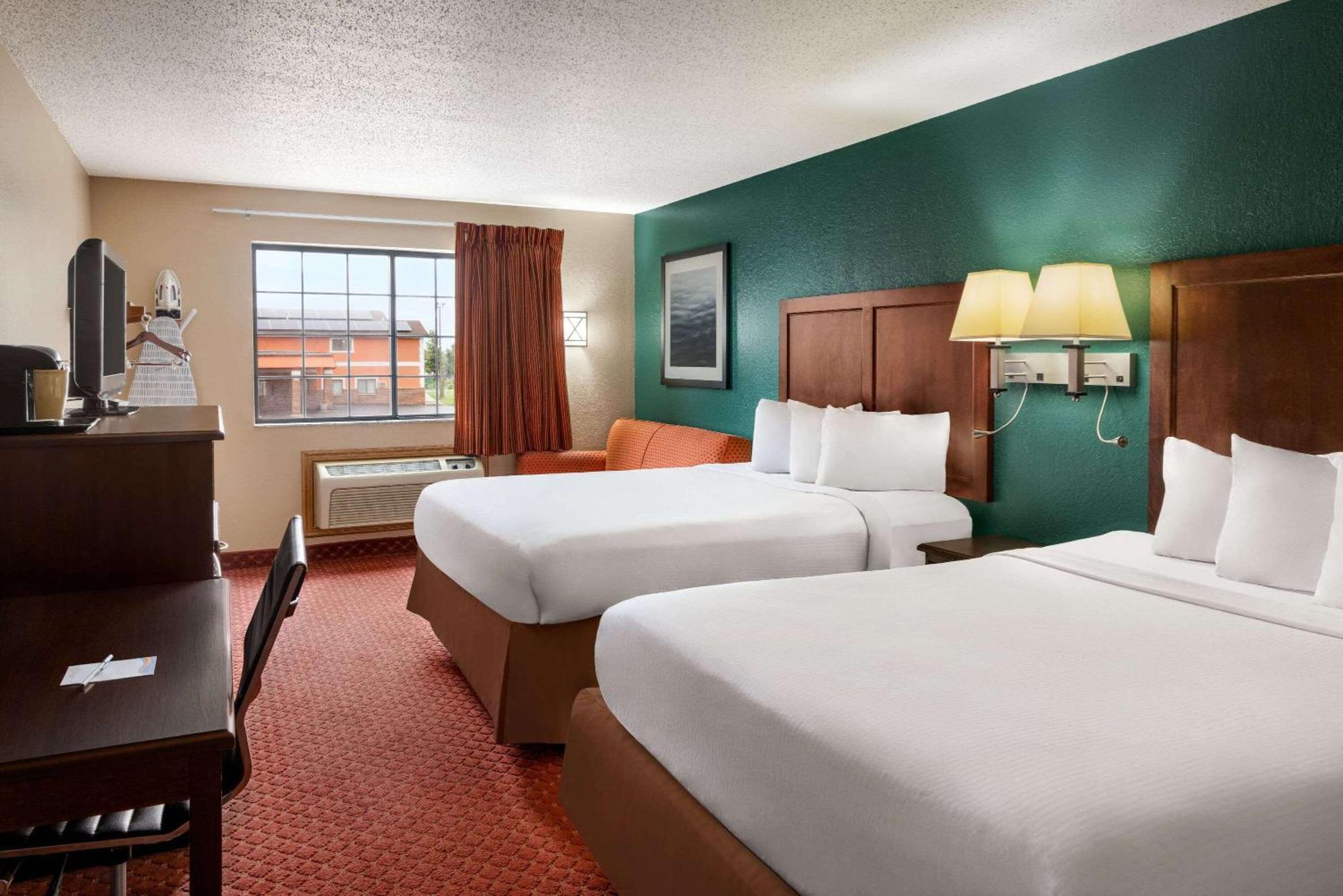 Baymont By Wyndham Cedar Rapids