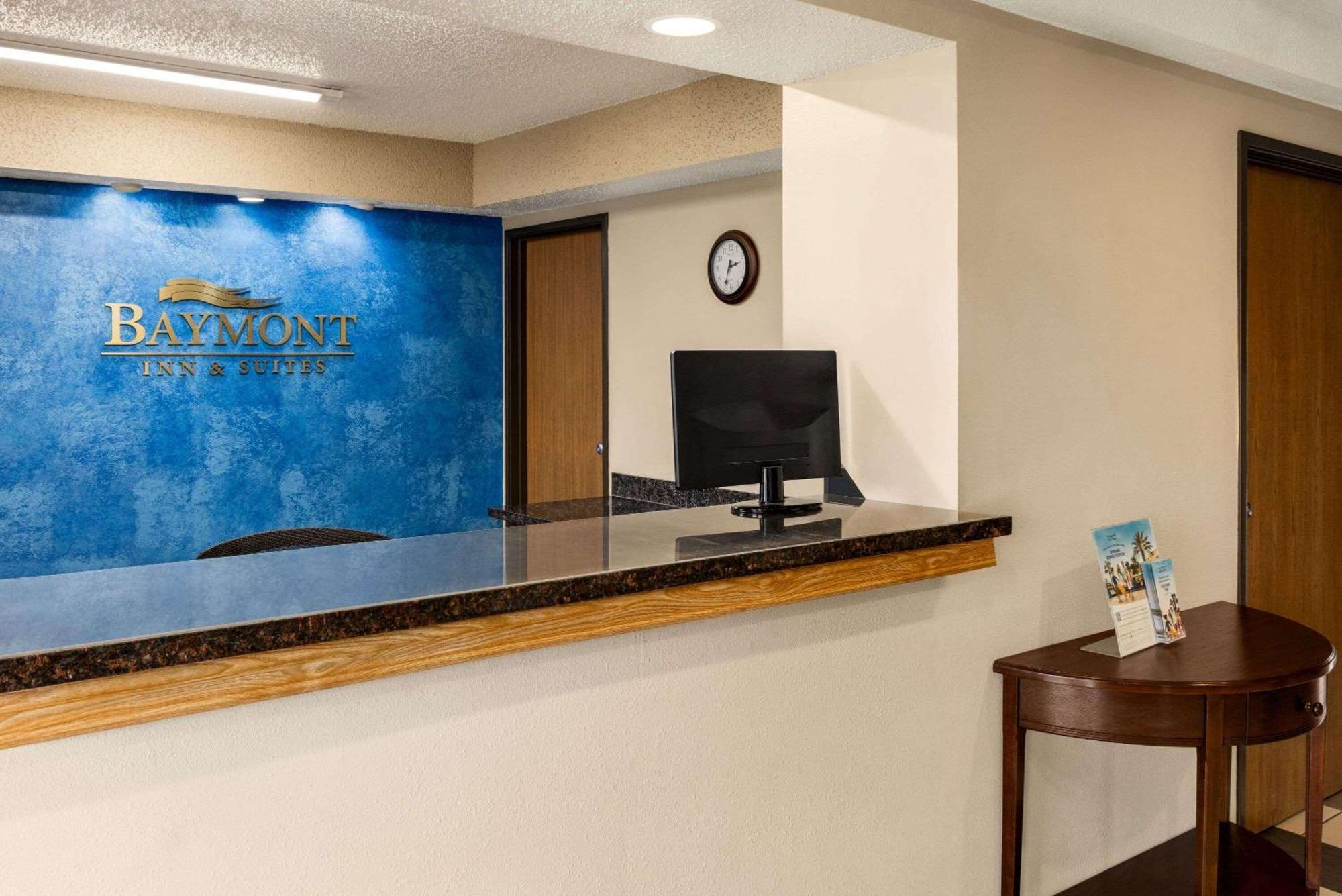 Hotel Baymont By Wyndham Cedar Rapids
