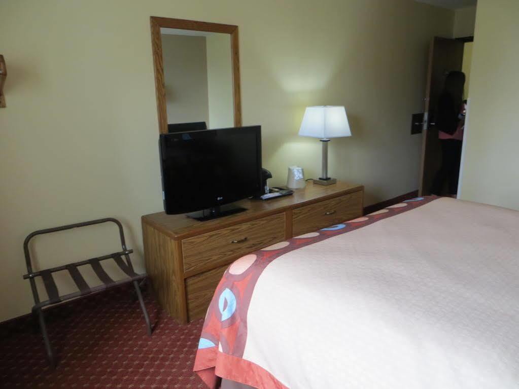 Hotel Baymont By Wyndham Cedar Rapids