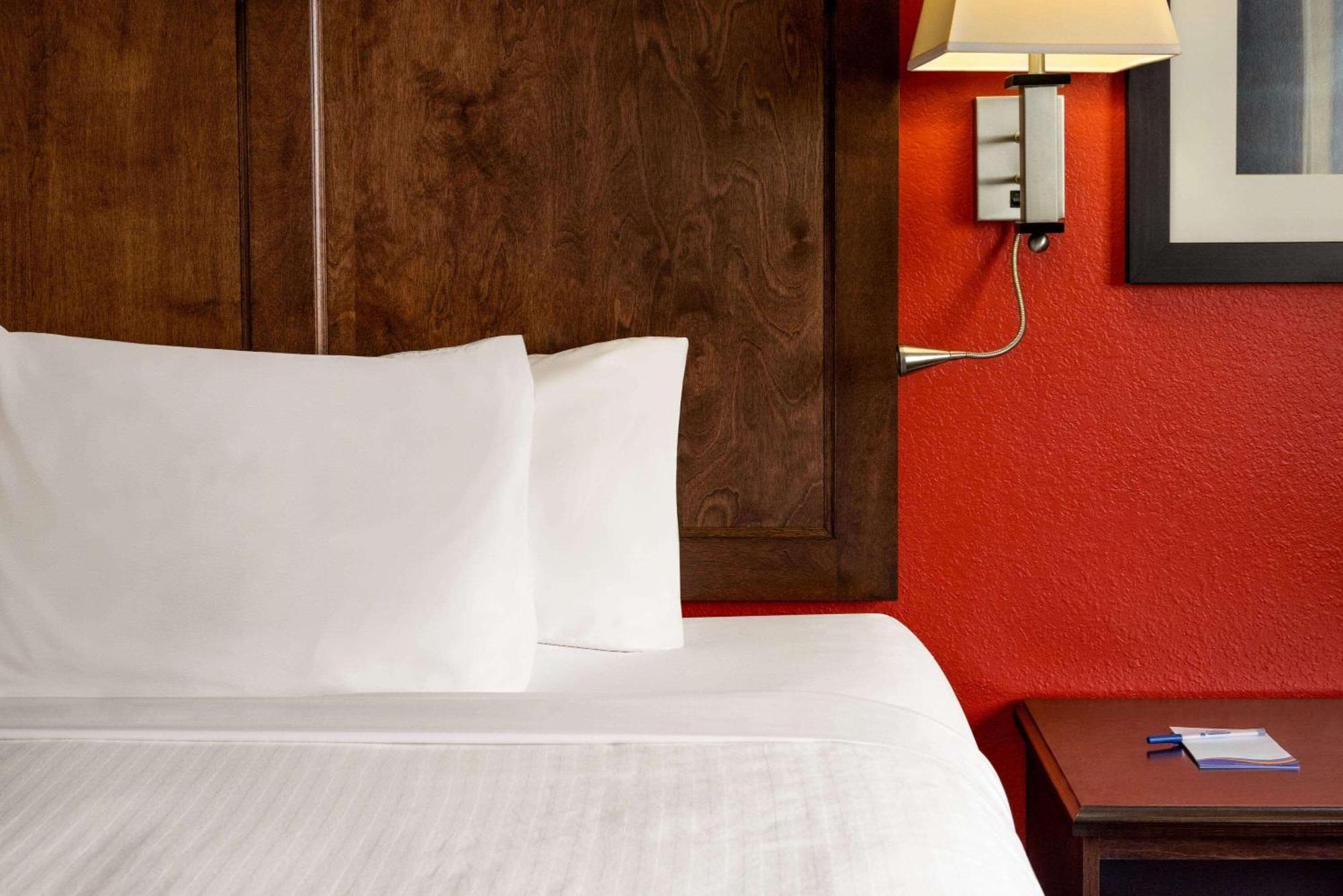 Hotel Baymont By Wyndham